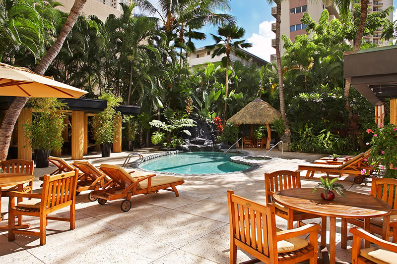 キャッスル・ワイキキ・ショア外観